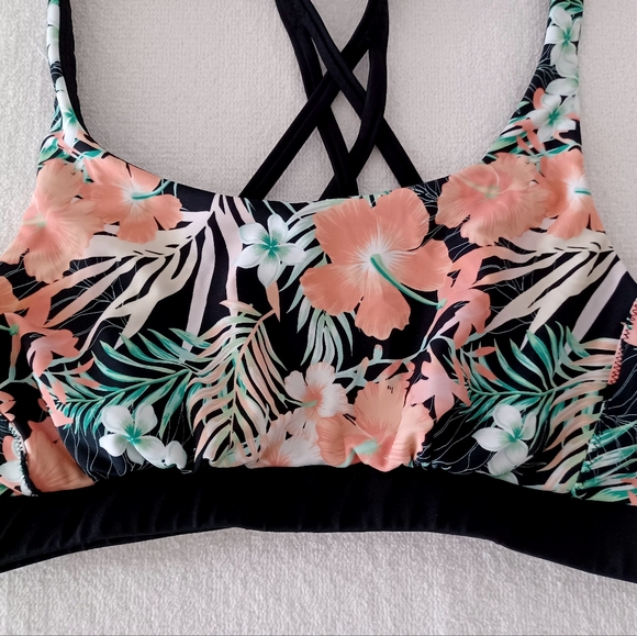 VENUS Maui Tropical Sport Bikini Top, size XS - Picture 7 of 10